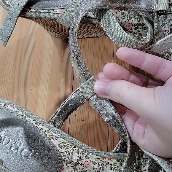 Mudd Wedge Heels 7 - Picture 7 of 7